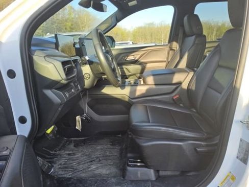 Used 2024 Chevrolet Silverado EV W/T AWD/4WD image 3