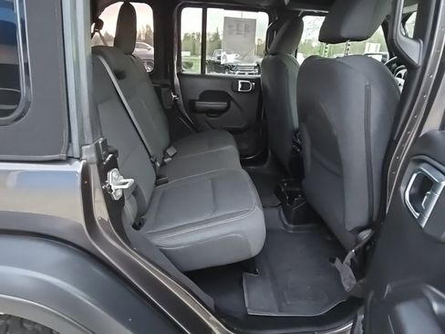 Used 2024 Jeep Wrangler Willys image 27