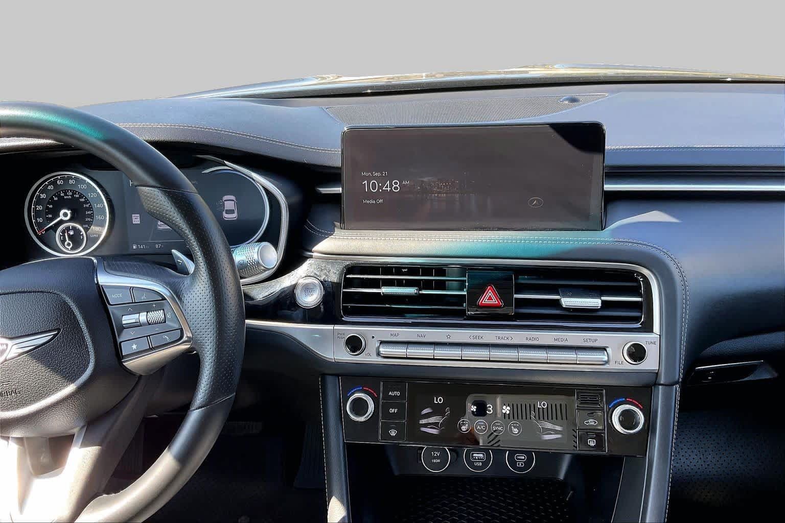 Used 2025 Genesis G70 2.5T RWD image 7