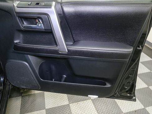 Used 2016 Toyota 4Runner SR5 image 19