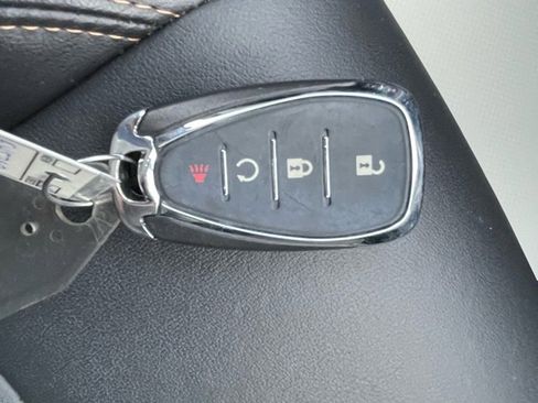 Used 2021 Chevrolet Trax LT w/ Premium Seat Package image 27