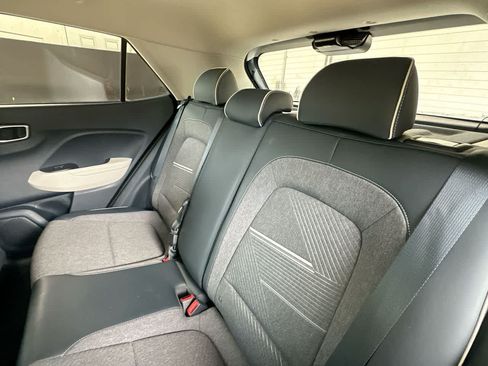 Used 2023 Hyundai Venue Limited w/ Cargo Package FWD image 22