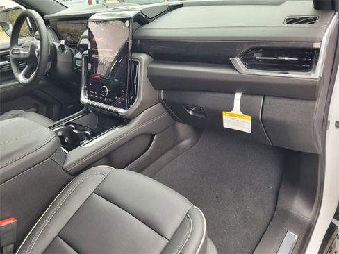 New 2026 GMC Yukon Elevation image 17