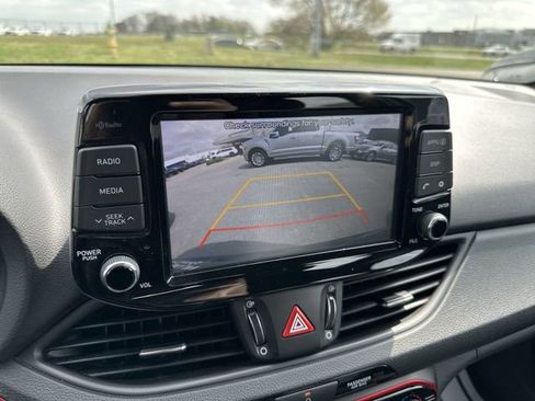 Used 2018 Hyundai Elantra GT Sport FWD image 17