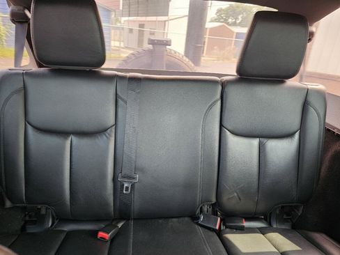Used 2014 Jeep Wrangler Unlimited Sahara AWD/4WD image 21