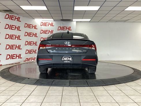 Used 2025 Hyundai Elantra SEL FWD image 6