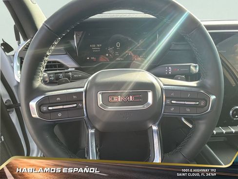 Certified 2025 GMC Acadia Elevation image 18