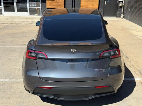 Used 2022 Tesla Model Y Performance image 14