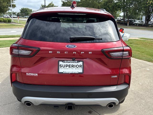 Used 2025 Ford Escape SE w/ Class II Trailer Tow Package FWD image 5