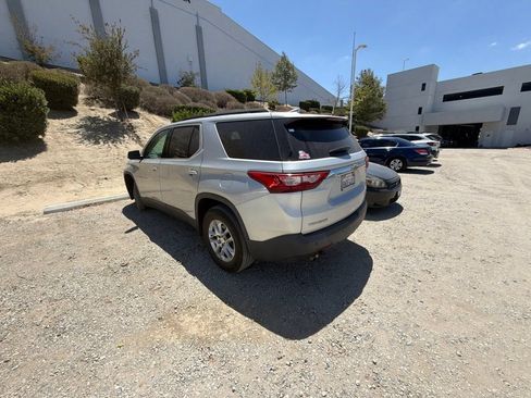 Used 2021 Chevrolet Traverse LT FWD image 7