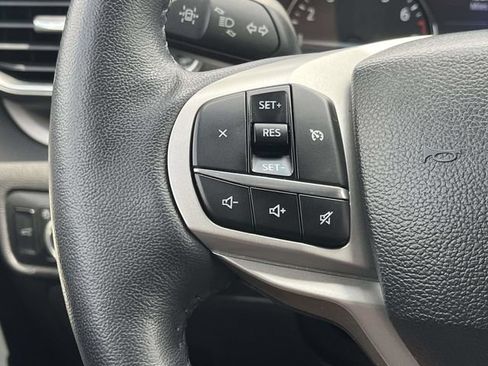 Used 2023 Ford Explorer XLT w/ Equipment Group 202A AWD/4WD image 27