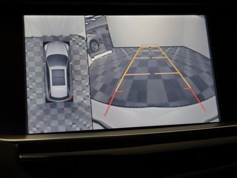 Used 2017 Cadillac XT5 Platinum w/ Driver Assist Package image 11