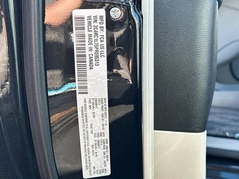 Used 2023 Chrysler Pacifica Touring-L FWD image 33