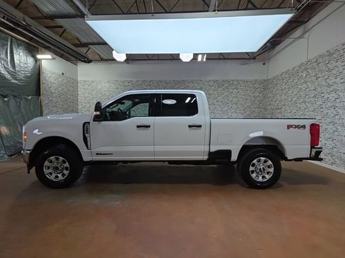 Used 2023 Ford F250 XLT w/ FX4 Off-Road Package AWD/4WD image 5