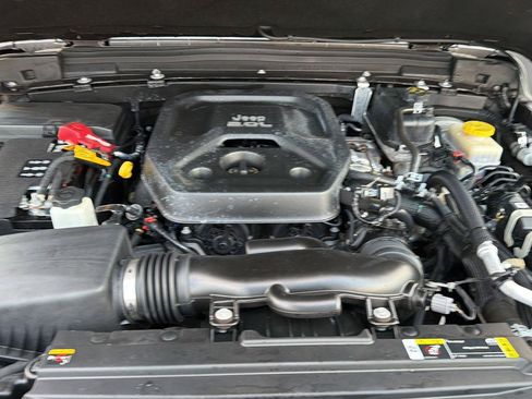 Used 2021 Jeep Wrangler Unlimited Sport AWD/4WD image 34