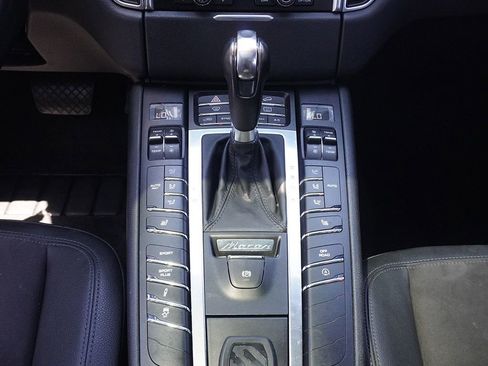 Used 2015 Porsche Macan S AWD/4WD image 38