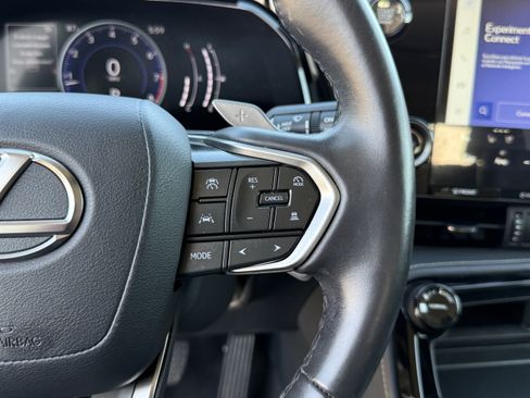 Certified 2025 Lexus NX 250 FWD w/ Premium Package image 24