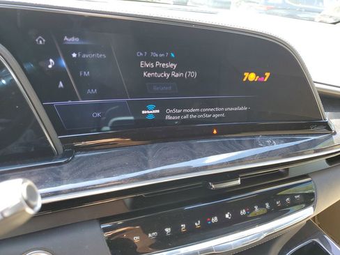 Used 2023 Cadillac Escalade Premium Luxury w/ Performance Package AWD/4WD image 26