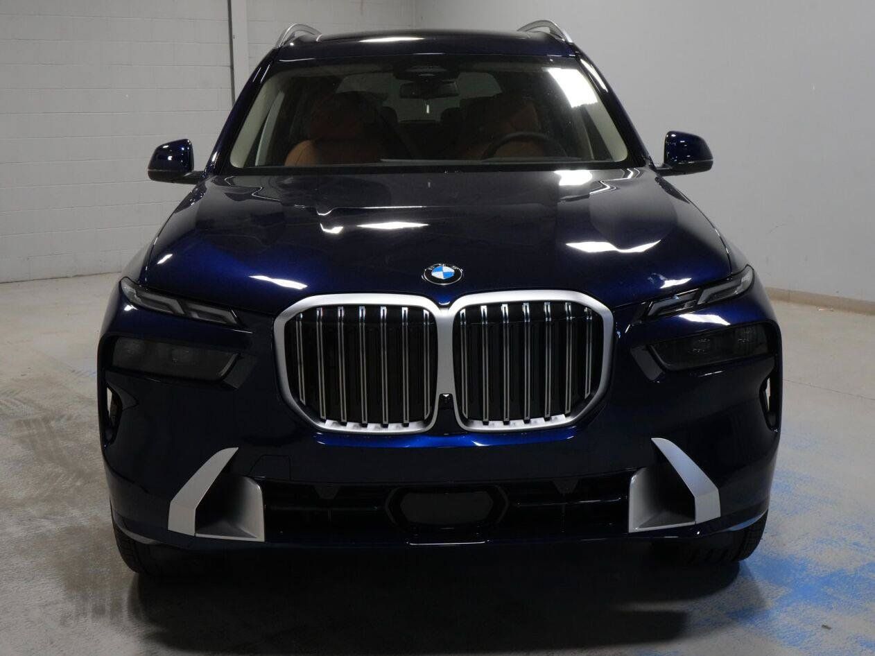 Used 2027 BMW X7 xDrive40i w/ Premium Package AWD/4WD image 16