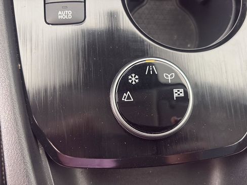 Used 2024 Nissan Rogue SV image 27