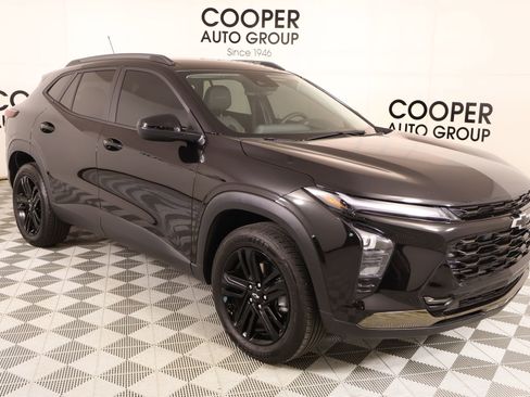 Used 2026 Chevrolet Trax ACTIV w/ Driver Confidence Package image 1