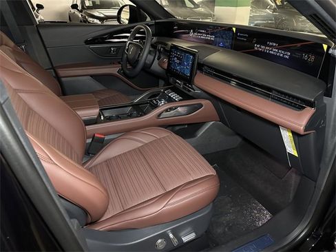 New 2026 Lincoln Nautilus Reserve image 6