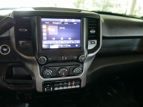 Used 2024 RAM 5500 Tradesman w/ Chrome Appearance Group AWD/4WD image 15