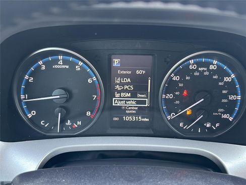 Used 2018 Toyota RAV4 XLE w/ Plus Extra Value Package image 25