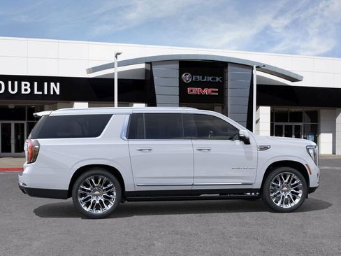 New 2026 GMC Yukon XL Denali w/ Denali Reserve Package image 3