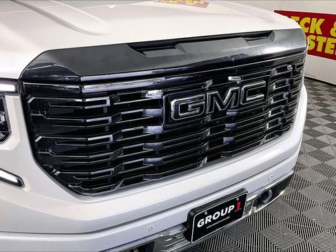 Used 2023 GMC Sierra 1500 Denali Ultimate image 28