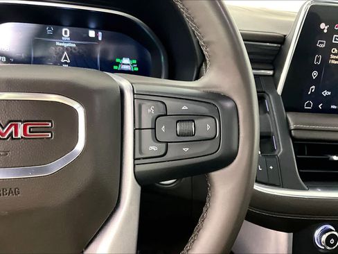 Used 2023 GMC Yukon XL SLT w/ SLT Premium Package image 23
