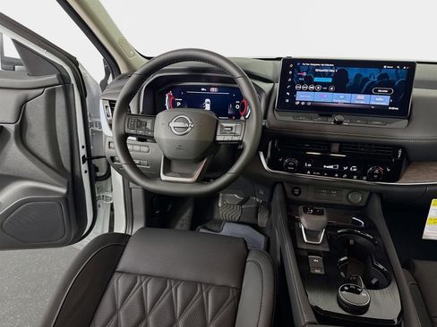 New 2026 Nissan Rogue Platinum image 24