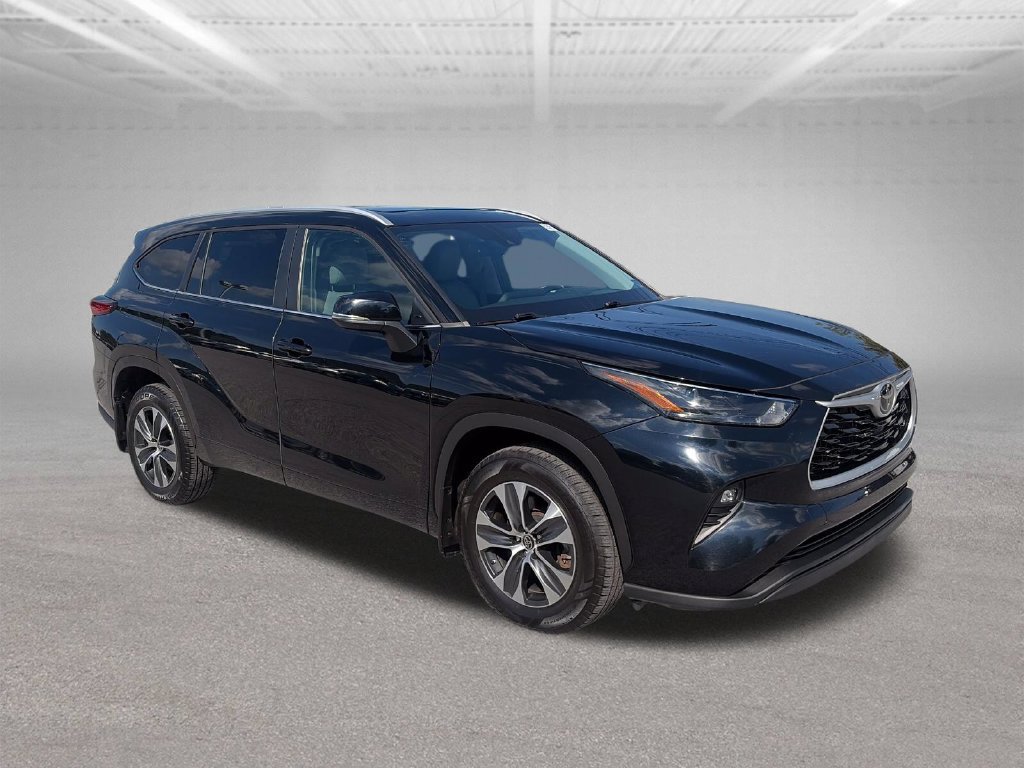 Used 2023 Toyota Highlander XLE AWD/4WD image 8