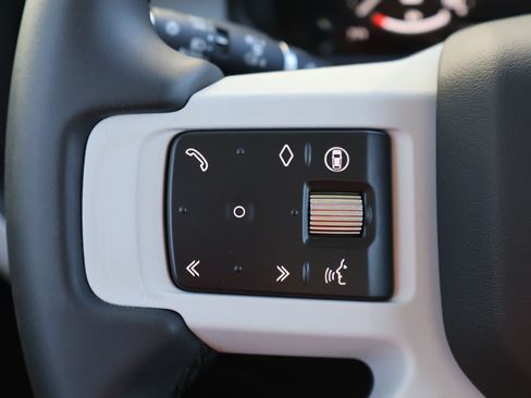 Used 2025 Land Rover Defender 110 S AWD/4WD image 19