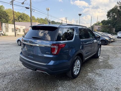 Used 2018 Ford Explorer XLT w/ Equipment Group 202A AWD/4WD image 8