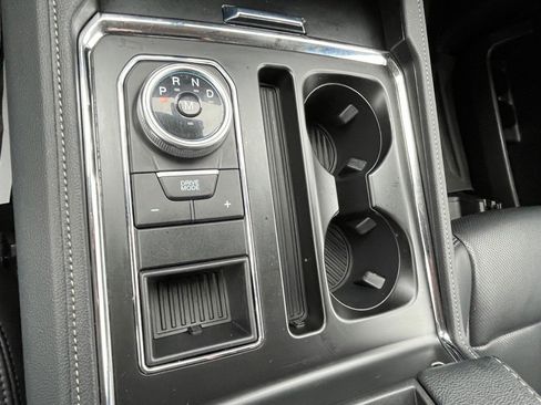 Used 2024 Ford Expedition XLT image 11