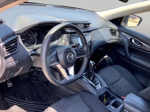 Used 2017 Nissan Rogue SV FWD image 16