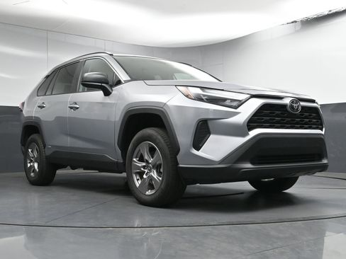 Certified 2025 Toyota RAV4 LE image 29