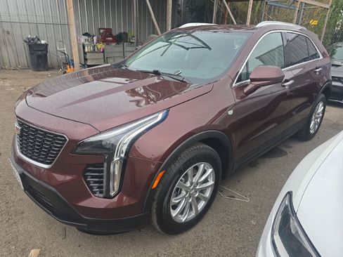 Used 2023 Cadillac XT4 Luxury w/ Cold Weather Package AWD/4WD image 1
