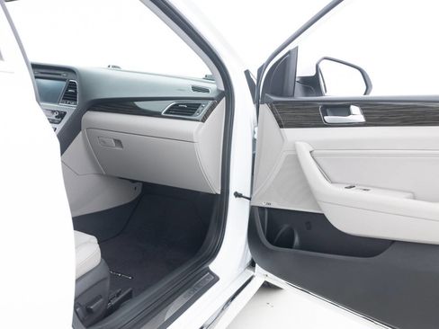 Used 2017 Hyundai Sonata Limited w/ Tech Package 03 image 28