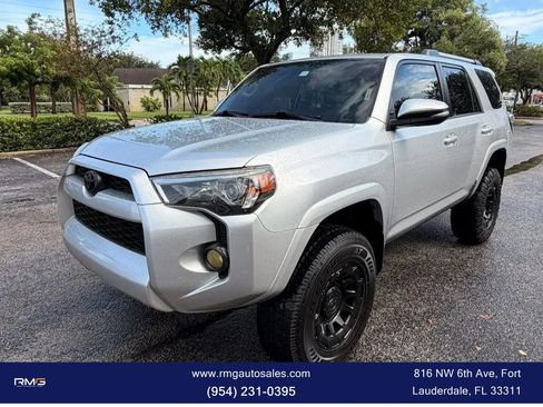 Used 2019 Toyota 4Runner SR5 Premium AWD/4WD image 2