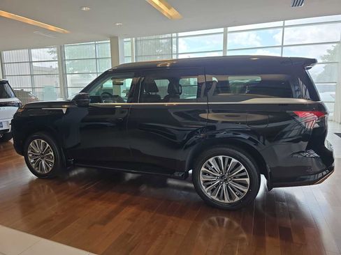 New 2026 INFINITI QX80 Luxe RWD image 5