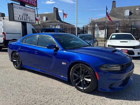 Used 2019 Dodge Charger Scat Pack image 2