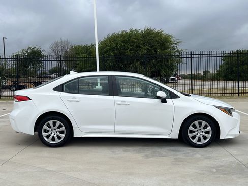Used 2023 Toyota Corolla LE FWD image 4
