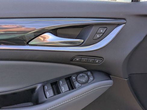 Used 2024 Buick Enclave Premium image 24