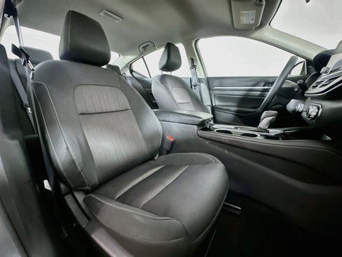 Used 2023 Nissan Altima 2.5 SV FWD image 29