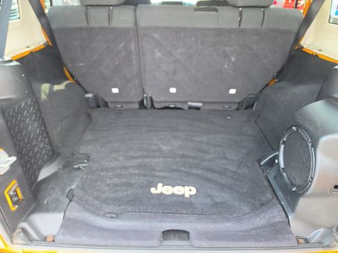 Used 2012 Jeep Wrangler Unlimited Sahara w/ Dual Top Group AWD/4WD image 23