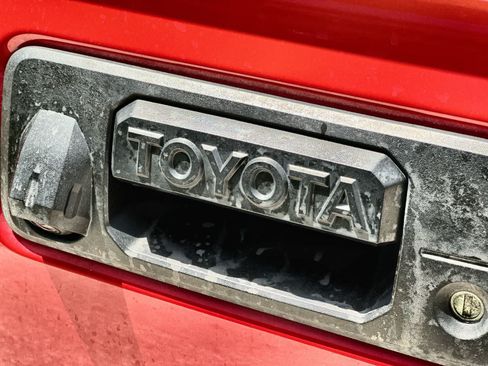 Used 2023 Toyota Tacoma SR w/ SR Convenience Package RWD image 15