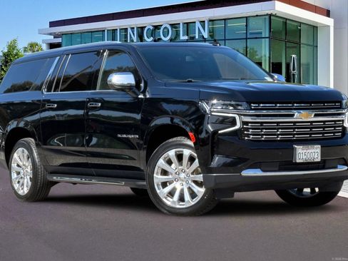 Used 2024 Chevrolet Suburban Premier AWD/4WD image 2