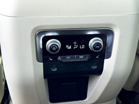 Used 2023 GMC Yukon Denali image 22